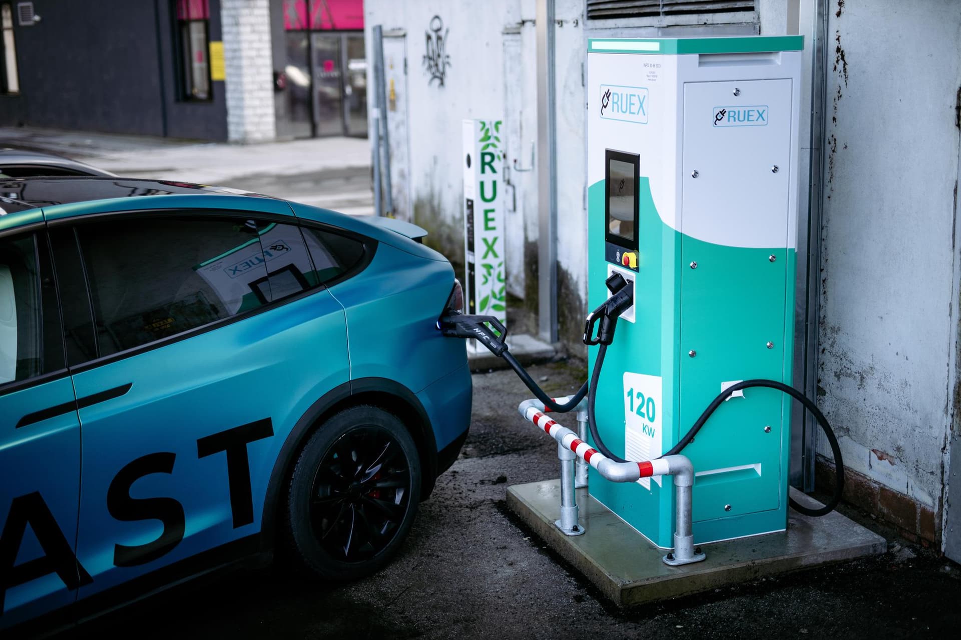 Elektroauto uzlādes staciju ražotājs no Latvijas veiksmīgi nostiprinās Latvijā un ārvalstu tirgos 