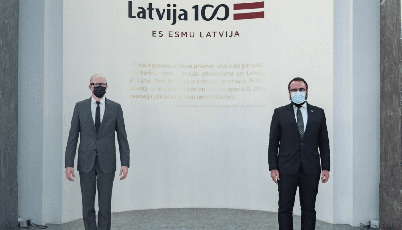 Ārlietu ministrijas valsts sekretārs Andris Pelšs un Polijas ārlietu ministra vietnieks, Trīs jūru iniciatīvas (TJI) nacionālo koordinators Pavels Jabloņskis