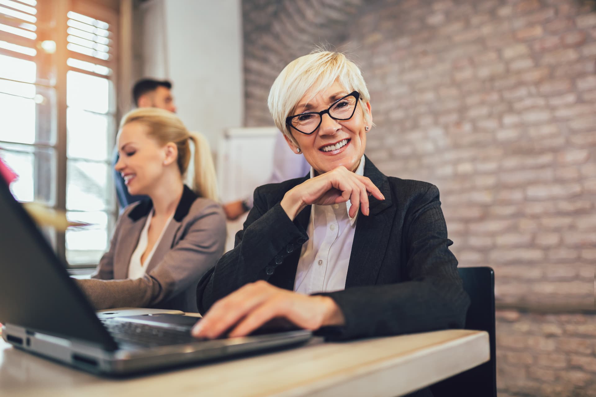 Apmācību iespējas uzņēmējiem digitālo prasmju pilnveidei